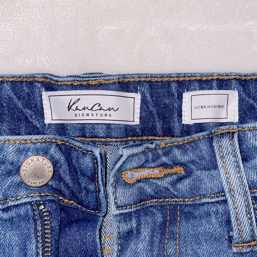 KAN CAN SIGNATURE- Size 26, NWOT! Ultra High Rise shorts - Picture 3 of 4